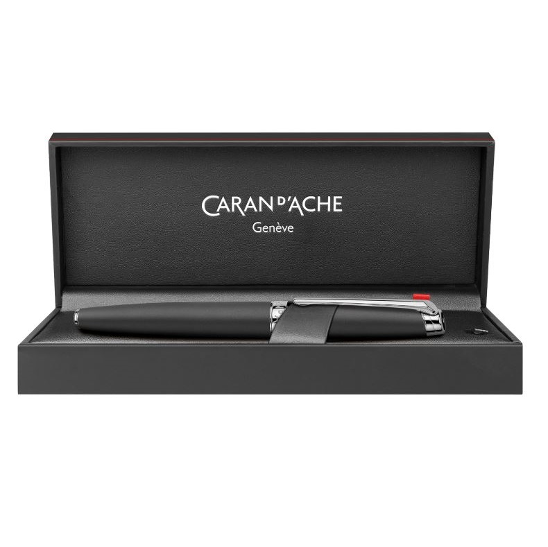 Caran d'Ache Léman matte black CT vulpen 2