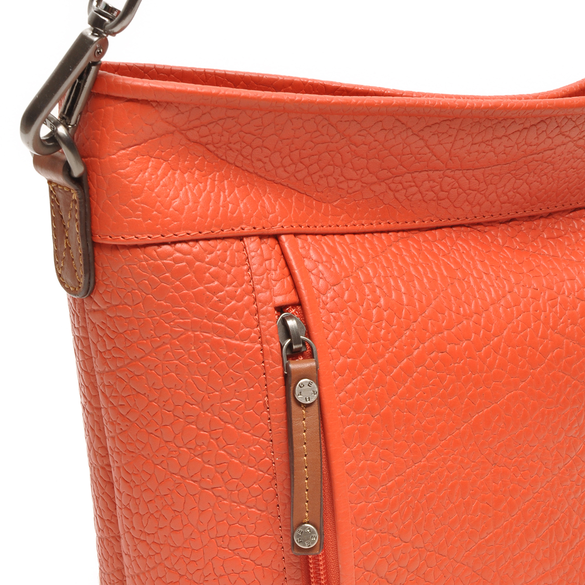 125-993-68-Chamonix shoulderbag Mandarine 4