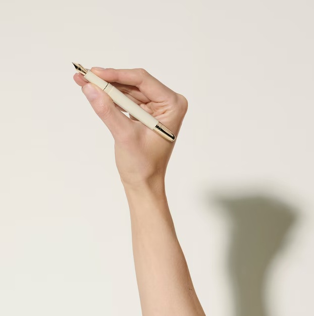 Montblanc classic Romeo & Juliet, Juliet Cream vulpen 2