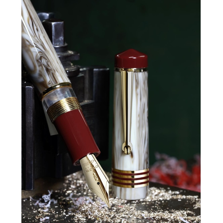 Delta L.E. Rouge Divine 4 Delta L.E. Rouge Divine 4