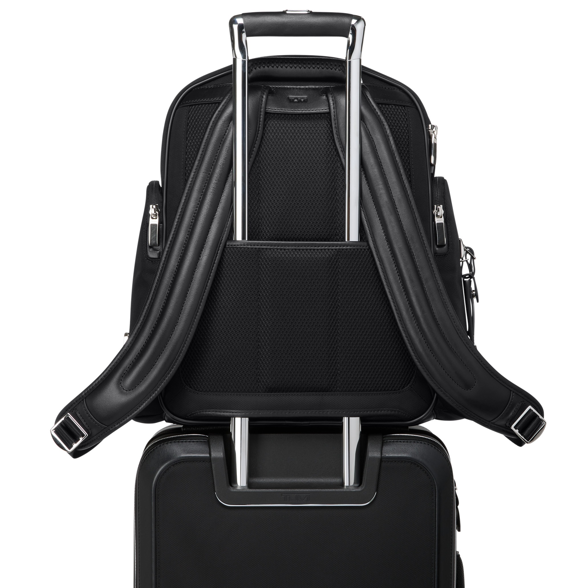 Tumi Arrivé Larson Backpack Black 5 Tumi Arrivé Larson Backpack Black 5