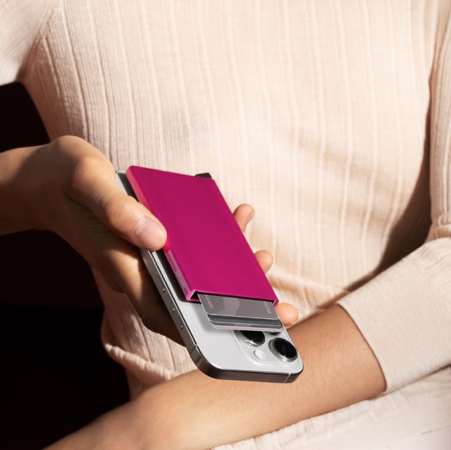 Secrid Magsafe Cardprotector Fuchsia 3