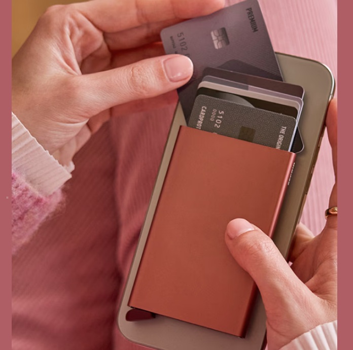 Secrid Magsafe Cardprotector rose 3